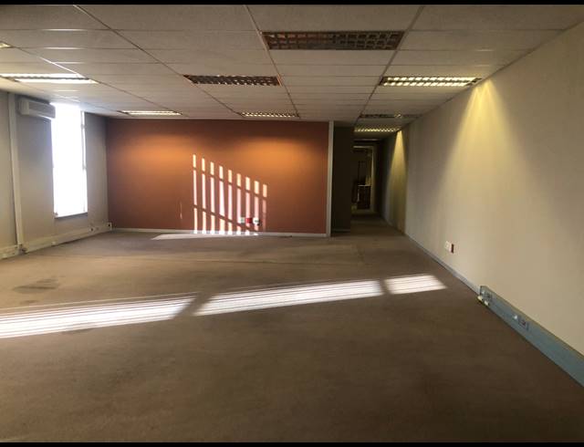295M² OFFICE TO LET IN CRAIGHALL